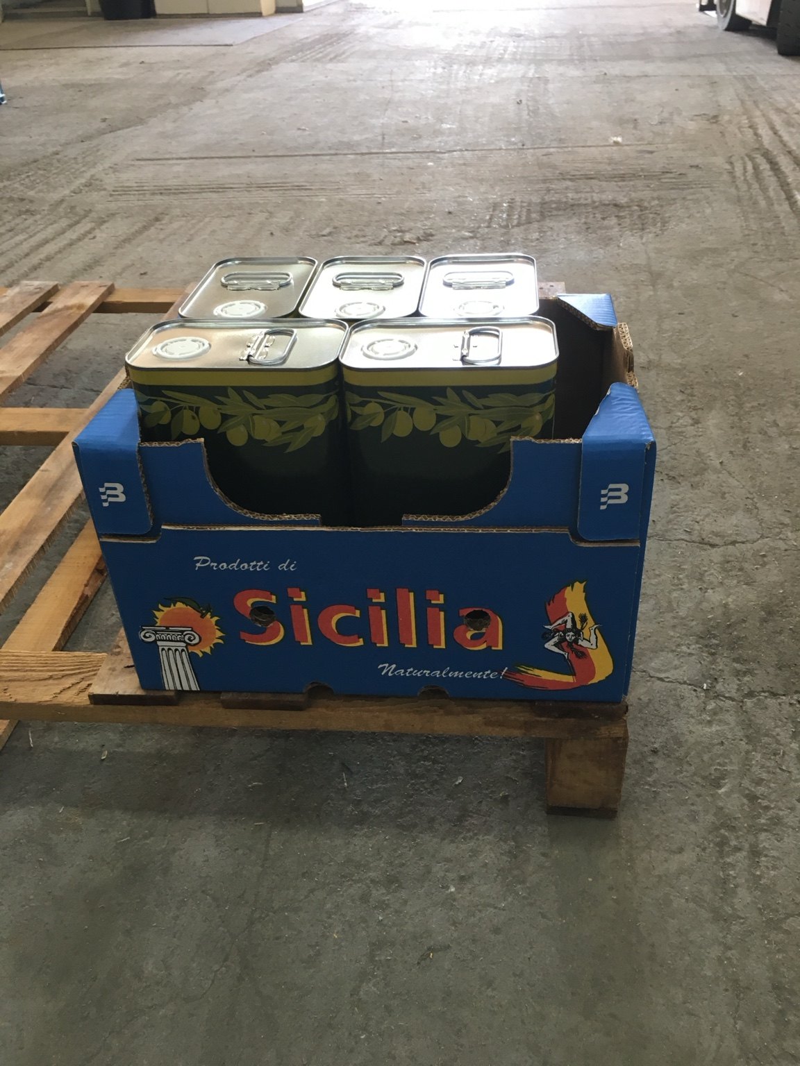 Latte di olio pronte